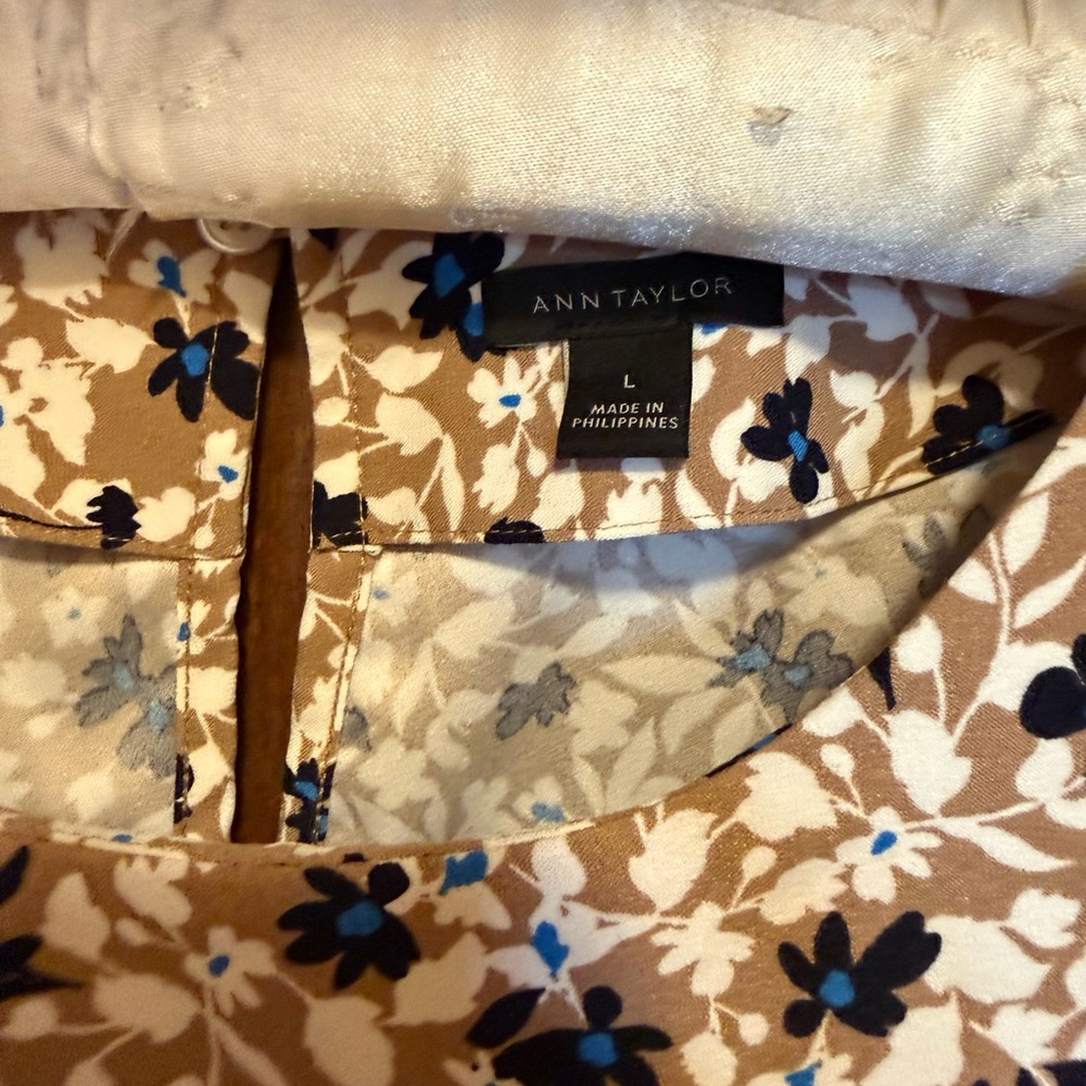 Ann Taylor Short-Sleeve Floral Tee in Tan, Black and White - Picture 3 of 3